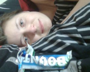 Брюнетка в откровенных нарядах и без ничего. Эскиз 35