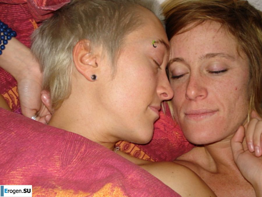 Lesbian on vacation with a friend. Photo 29