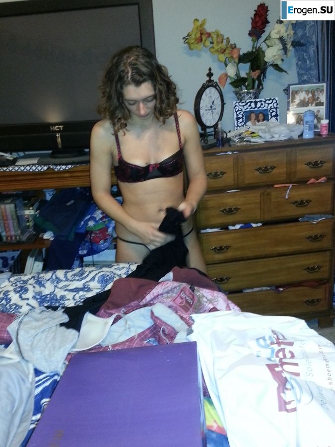 Students and their naked shots. Photo 21