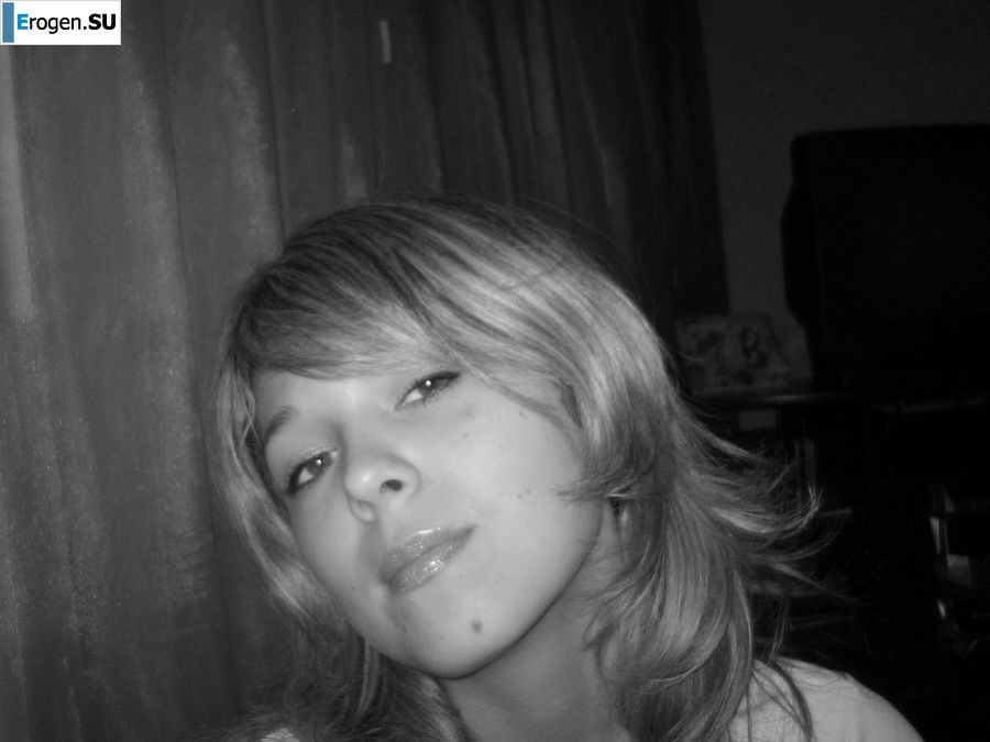 Students and their naked shots. Photo 31