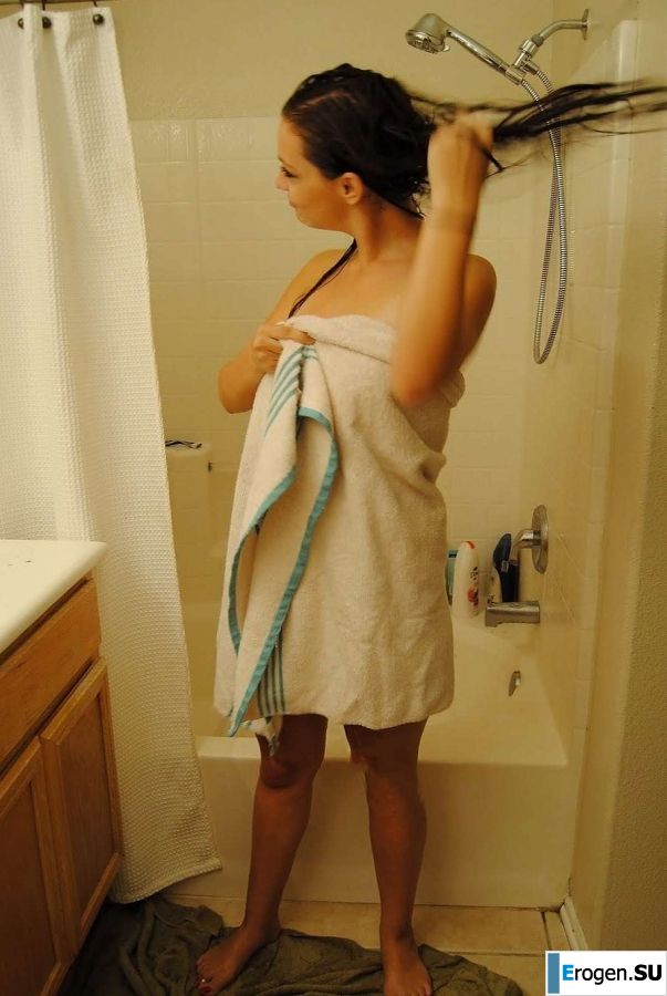 Students and their naked shots. Photo 7