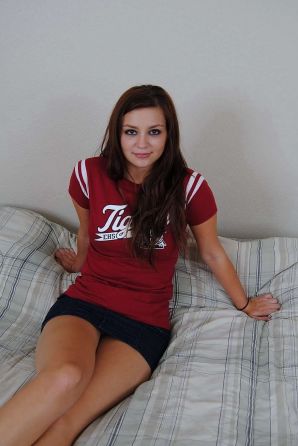 Students and their naked shots. Thumb 11