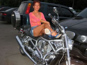 Зрелая, ухоженная сучка. Эскиз 8