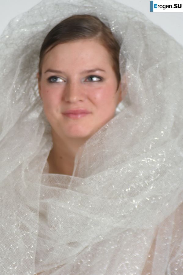 Busty amateur model. Photo 5