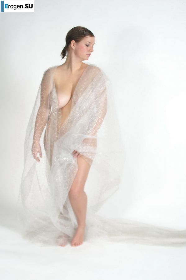 Busty amateur model. Photo 7