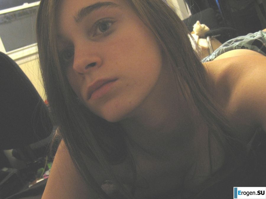 Брюнетка в откровенных нарядах и без ничего. Часть 2. Фото 14