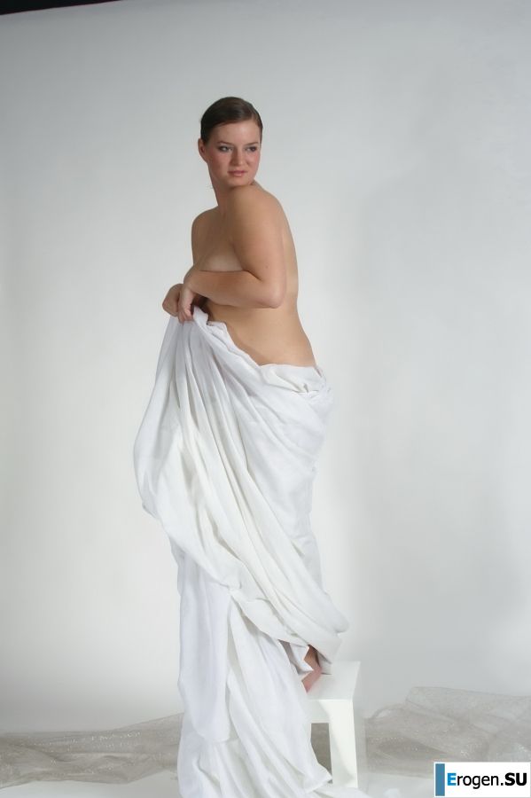 Busty amateur model. Part 3. Photo 3