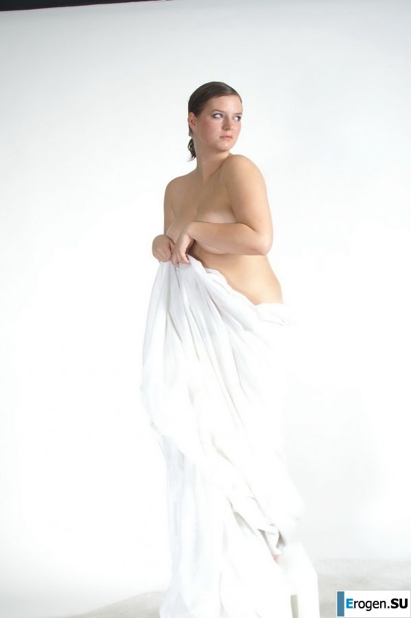 Busty amateur model. Part 3. Photo 6