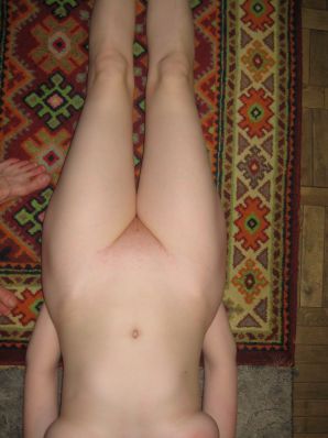 Redhead chick with a carpet. Thumb 7