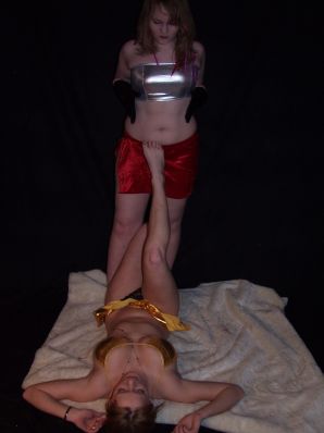 Немного немецких голых попок и сисек. Часть 6. Эскиз 34