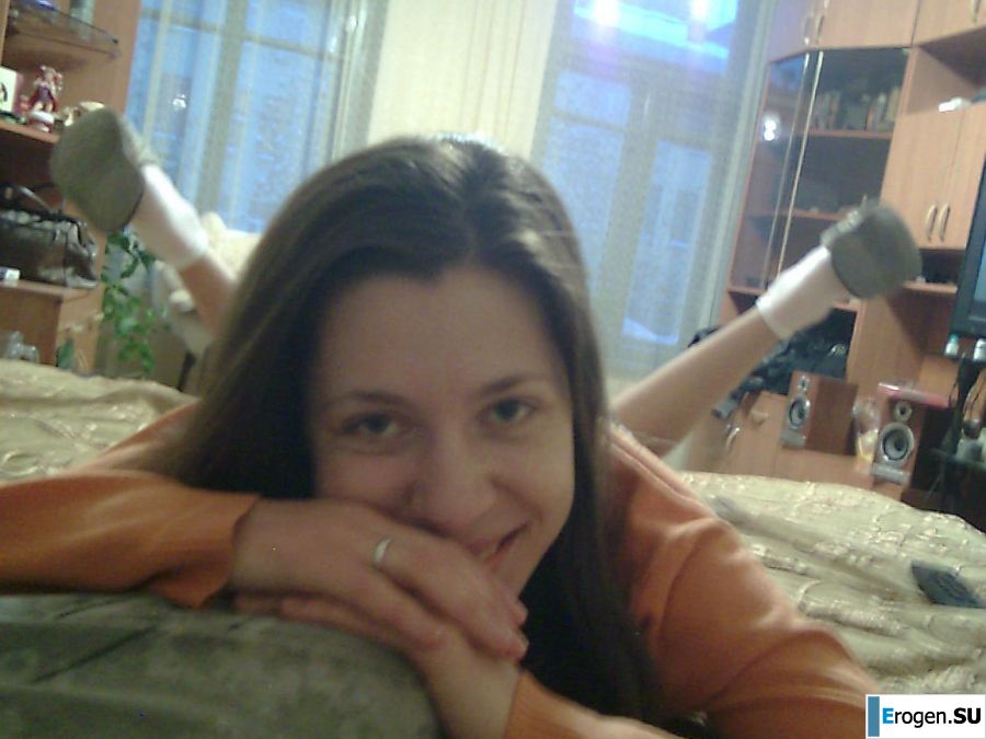 Brunette in revealing outfits and without anything. Part 3. Photo 28