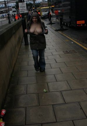 Lush striptease for his darling. Part 5. Thumb 24