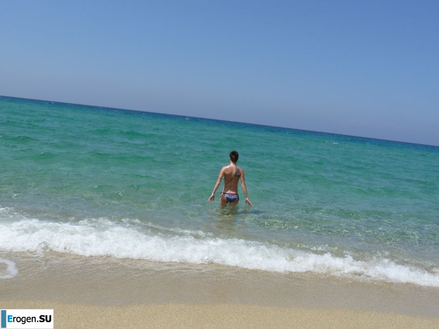 Лесби на отдыхе с друганом. Часть 2. Фото 11