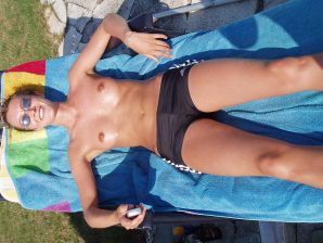 Лесби на отдыхе с друганом. Часть 2. Эскиз 12