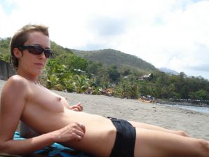 Лесби на отдыхе с друганом. Часть 2. Эскиз 33