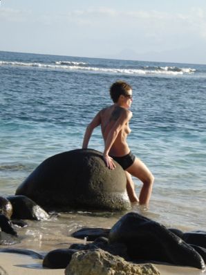 Лесби на отдыхе с друганом. Часть 2. Эскиз 39