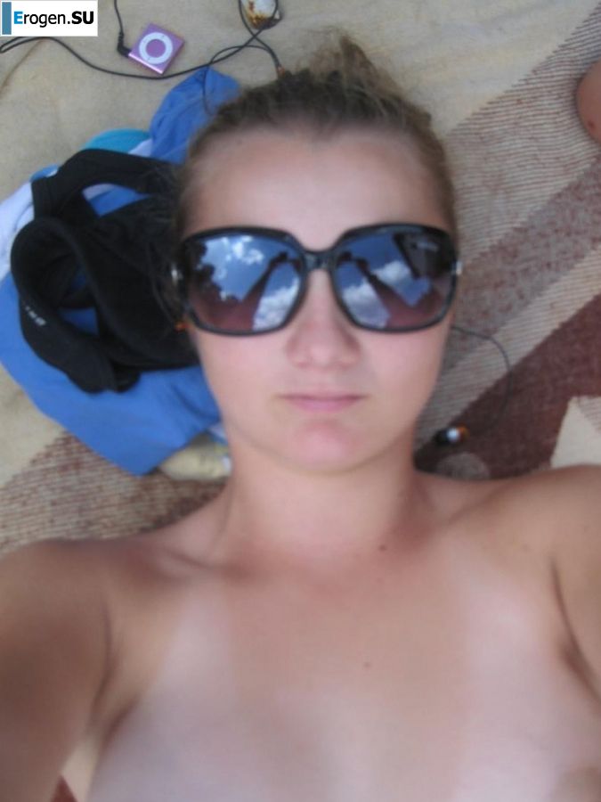 boobs somewhere in a tourist camp. Photo 14