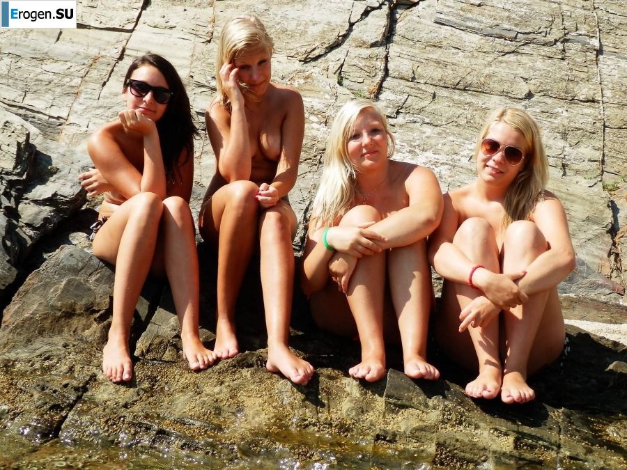 young and naked girlfriends on the Cote d'Azur. Photo 12