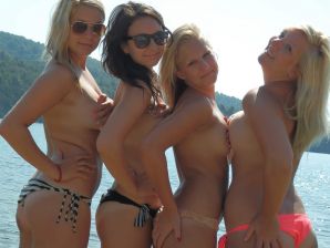 young and naked girlfriends on the Cote d'Azur. Thumb 11