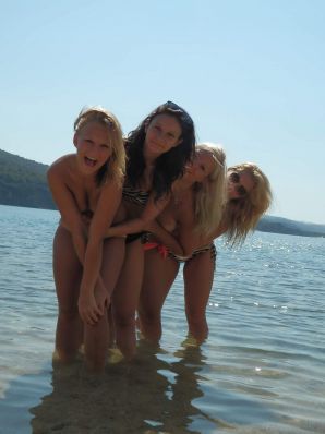 young and naked girlfriends on the Cote d'Azur. Thumb 28