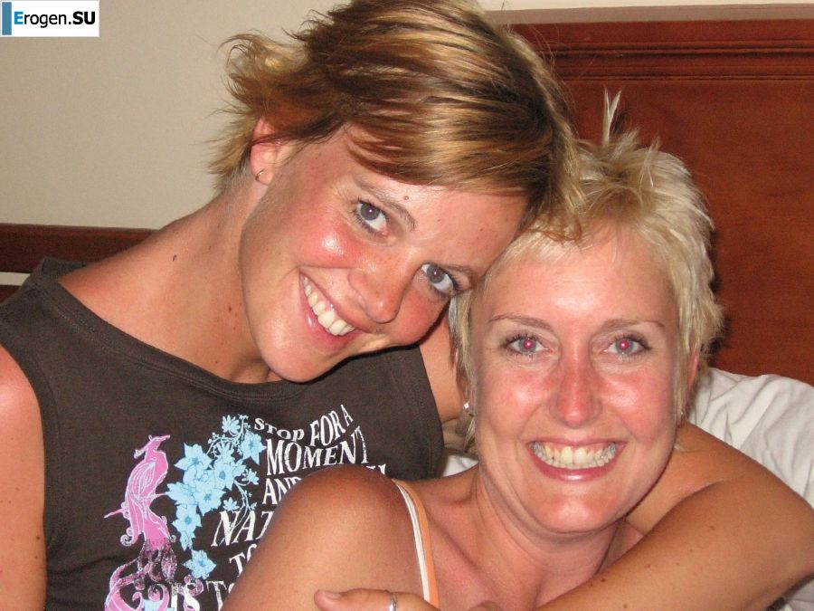 girls are only topless friends. Photo 20