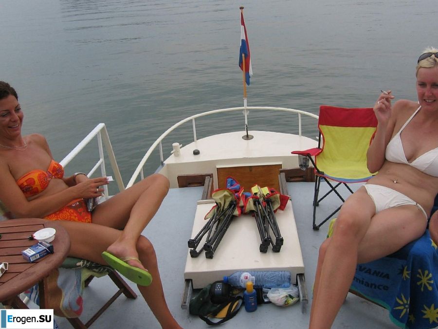 girls are only topless friends. Photo 25