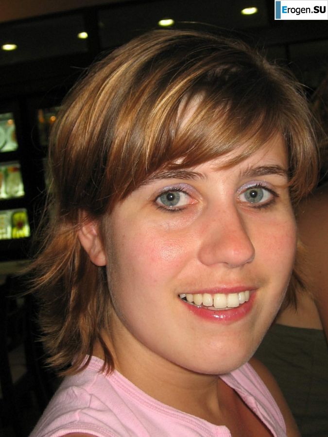 girls are only topless friends. Photo 5