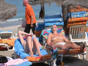 girls are only topless friends. Thumb 10