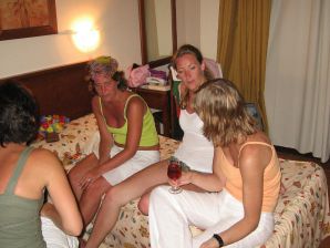 girls are only topless friends. Thumb 18