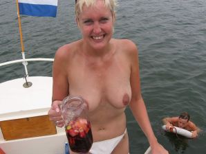 girls are only topless friends. Thumb 30