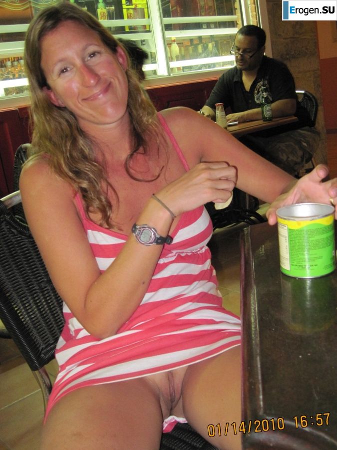 голая на пляже хоть и страшненькая. Фото 10