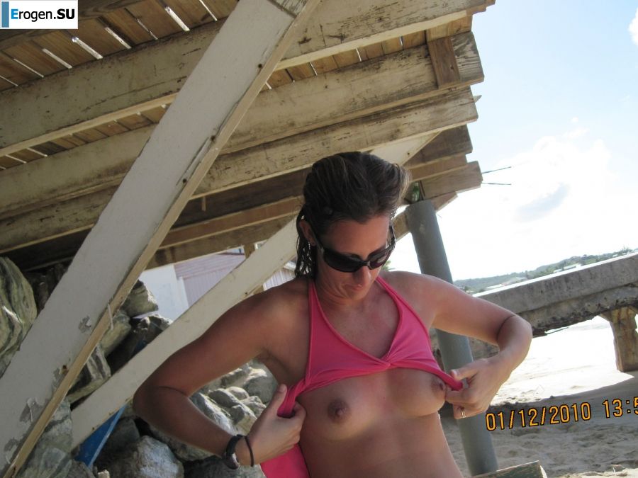 голая на пляже хоть и страшненькая. Фото 46