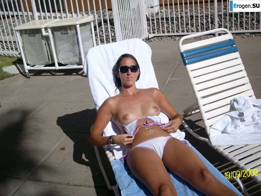 голая на пляже хоть и страшненькая. Фото 9