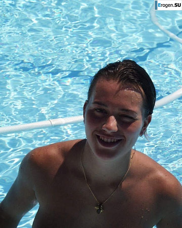 Lesbian on vacation with a friend. Part 3. Photo 31