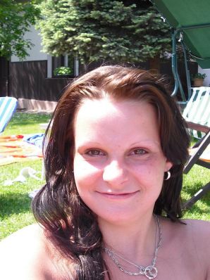 three girlfriends sunbathe in the yard with bare breasts. Thumb 20