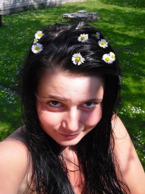 three girlfriends sunbathe in the yard with bare breasts. Thumb 35