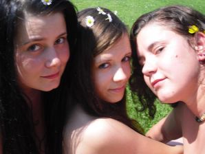 three girlfriends sunbathe in the yard with bare breasts. Thumb 39