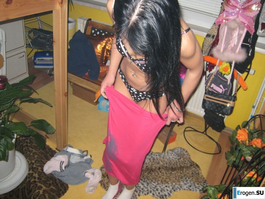 у парня встает только на татуированных телок. Фото 30