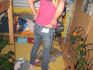 у парня встает только на татуированных телок. Эскиз 34