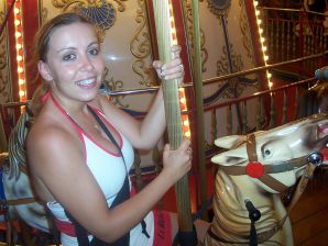 стриптизерша на курторте с бойфрендом. Эскиз 32