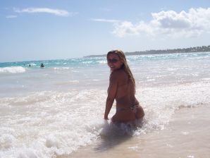 стриптизерша на курторте с бойфрендом. Эскиз 37