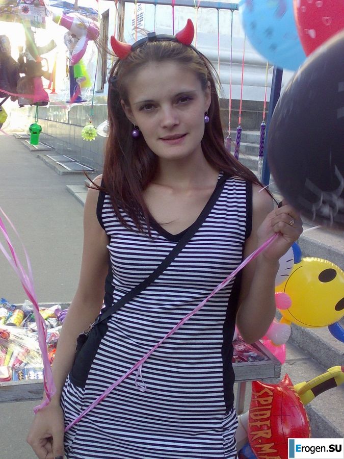 нудистка дикарка и грязевое натирание. Фото 34