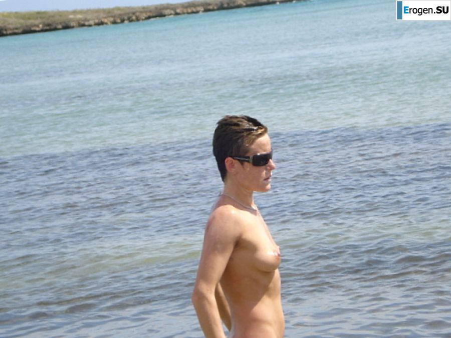 Lesbian on vacation with a friend. Part 4. Photo 35