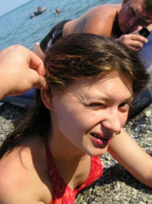 без купальника на каменистом берегу. Эскиз 18