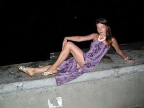 без купальника на каменистом берегу. Эскиз 23