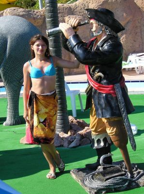 без купальника на каменистом берегу. Эскиз 27