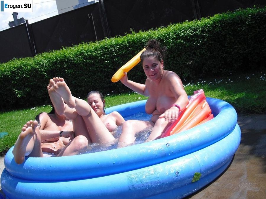 three girlfriends sunbathe in the yard with bare breasts. Part 2. Photo 23
