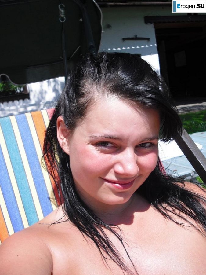 three girlfriends sunbathe in the yard with bare breasts. Part 2. Photo 8