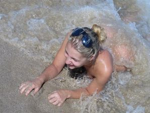 students' resort romance. Thumb 17