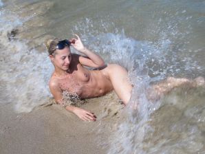 students' resort romance. Thumb 21